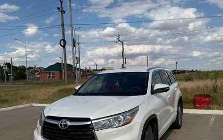 Toyota Highlander III, 2015 год, 2 800 000 рублей, 7 фотография