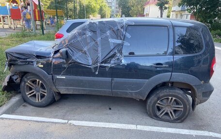 Chevrolet Niva I рестайлинг, 2013 год, 190 000 рублей, 3 фотография