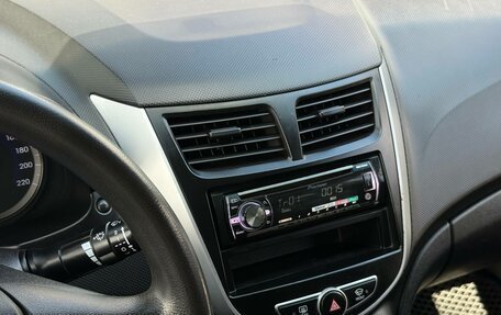 Hyundai Solaris II рестайлинг, 2013 год, 649 000 рублей, 10 фотография