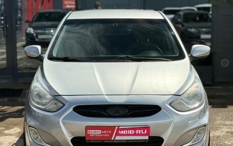 Hyundai Solaris II рестайлинг, 2013 год, 649 000 рублей, 3 фотография