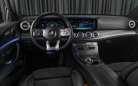 Mercedes-Benz E-Класс, 2018 год, 3 749 000 рублей, 15 фотография