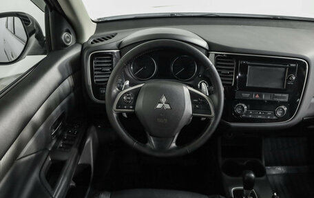 Mitsubishi Outlander III рестайлинг 3, 2014 год, 1 299 000 рублей, 11 фотография