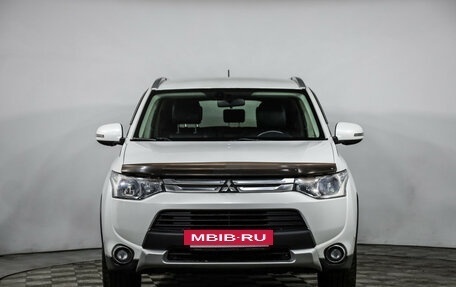 Mitsubishi Outlander III рестайлинг 3, 2014 год, 1 299 000 рублей, 2 фотография