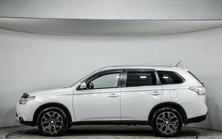 Mitsubishi Outlander III рестайлинг 3, 2014 год, 1 299 000 рублей, 8 фотография