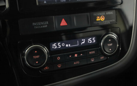 Mitsubishi Outlander III рестайлинг 3, 2014 год, 1 299 000 рублей, 15 фотография