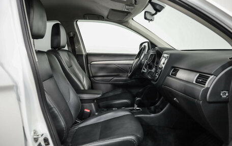 Mitsubishi Outlander III рестайлинг 3, 2014 год, 1 299 000 рублей, 22 фотография
