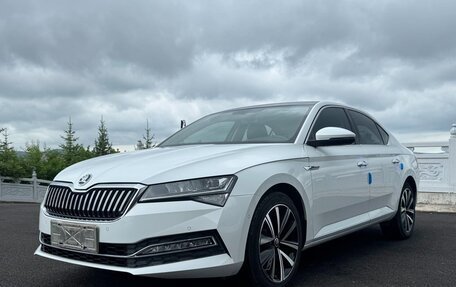 Skoda Superb III рестайлинг, 2023 год, 2 159 000 рублей, 3 фотография