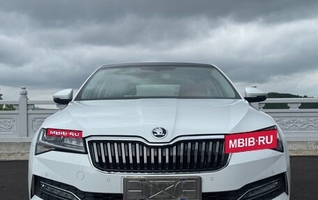 Skoda Superb III рестайлинг, 2023 год, 2 159 000 рублей, 2 фотография