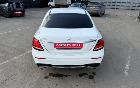 Mercedes-Benz E-Класс, 2019 год, 3 200 000 рублей, 4 фотография