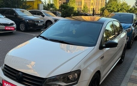 Volkswagen Polo VI (EU Market), 2018 год, 1 300 000 рублей, 1 фотография