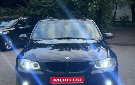 BMW 3 серия, 2006 год, 700 000 рублей, 2 фотография