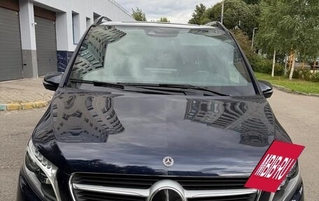 Mercedes-Benz V-Класс, 2019 год, 5 200 000 рублей, 2 фотография