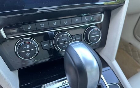 Volkswagen Passat B8 рестайлинг, 2019 год, 2 800 000 рублей, 10 фотография