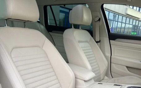Volkswagen Passat B8 рестайлинг, 2019 год, 2 800 000 рублей, 20 фотография