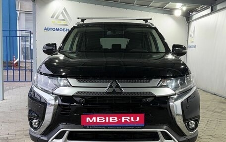 Mitsubishi Outlander III рестайлинг 3, 2021 год, 2 999 000 рублей, 8 фотография