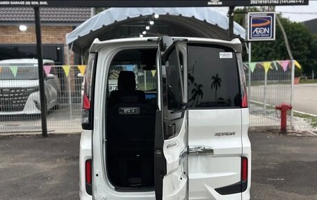 Honda Stepwgn IV, 2022 год, 2 120 000 рублей, 10 фотография