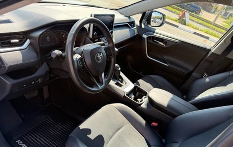 Toyota RAV4, 2021 год, 4 350 000 рублей, 10 фотография