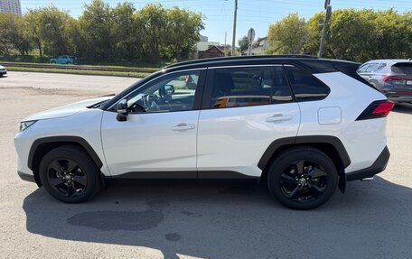 Toyota RAV4, 2021 год, 4 350 000 рублей, 9 фотография