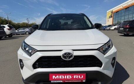 Toyota RAV4, 2021 год, 4 350 000 рублей, 2 фотография