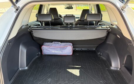 Toyota RAV4, 2021 год, 4 350 000 рублей, 18 фотография