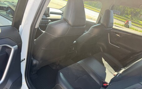 Toyota RAV4, 2021 год, 4 350 000 рублей, 23 фотография