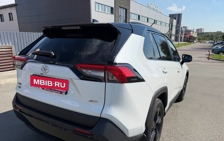 Toyota RAV4, 2021 год, 4 350 000 рублей, 7 фотография
