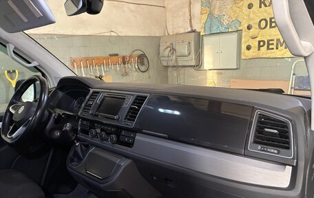 Volkswagen Caravelle T6 рестайлинг, 2016 год, 3 699 000 рублей, 7 фотография