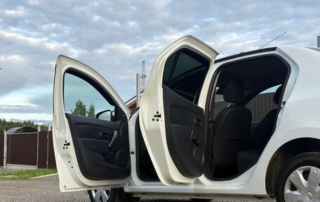 Renault Logan II, 2018 год, 900 000 рублей, 7 фотография