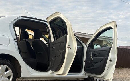 Renault Logan II, 2018 год, 900 000 рублей, 8 фотография