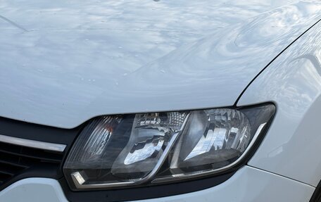 Renault Logan II, 2018 год, 900 000 рублей, 16 фотография