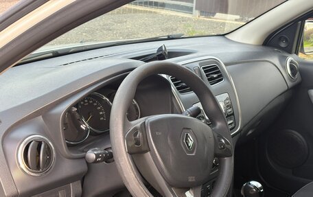 Renault Logan II, 2018 год, 900 000 рублей, 20 фотография