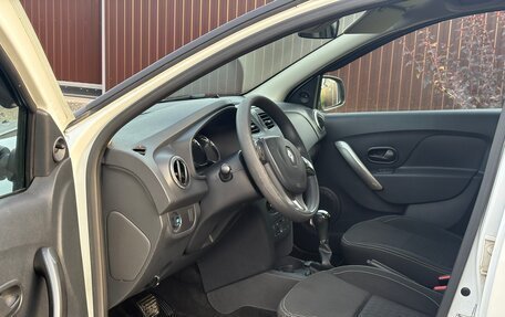 Renault Logan II, 2018 год, 900 000 рублей, 19 фотография