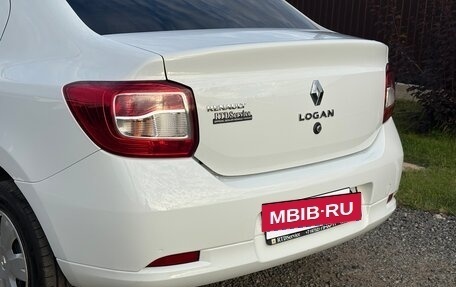 Renault Logan II, 2018 год, 900 000 рублей, 11 фотография