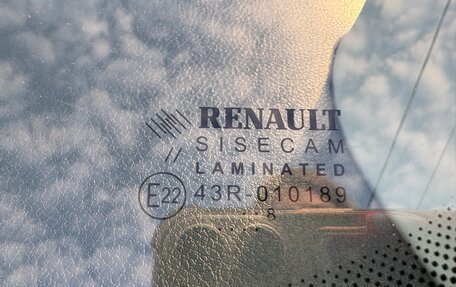 Renault Logan II, 2018 год, 900 000 рублей, 26 фотография
