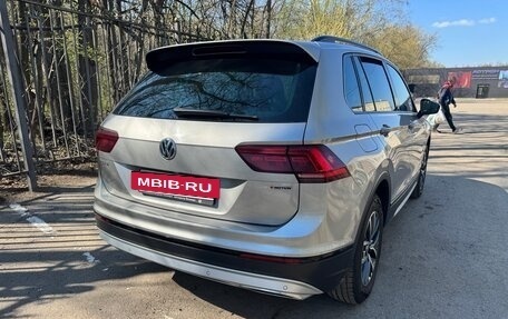 Volkswagen Tiguan II, 2020 год, 2 850 000 рублей, 2 фотография