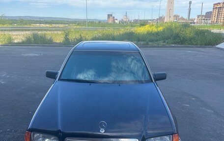 Mercedes-Benz C-Класс, 1994 год, 550 000 рублей, 5 фотография