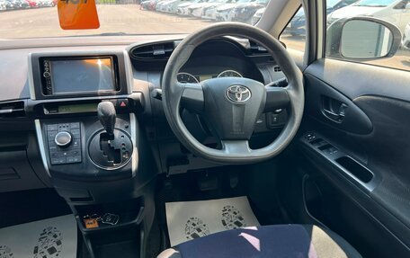 Toyota Wish II, 2013 год, 1 379 000 рублей, 15 фотография