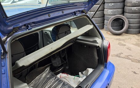 Volkswagen Polo IV рестайлинг, 2002 год, 250 000 рублей, 16 фотография