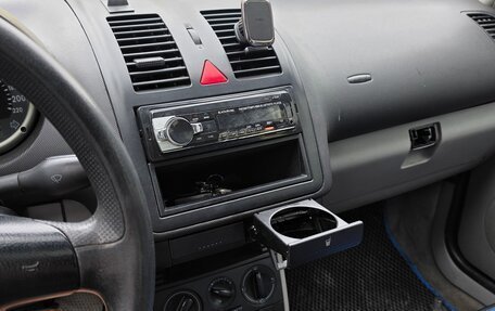 Volkswagen Polo IV рестайлинг, 2002 год, 250 000 рублей, 26 фотография