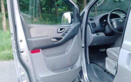 Hyundai Grand Starex Grand Starex I рестайлинг 2, 2011 год, 1 550 000 рублей, 9 фотография