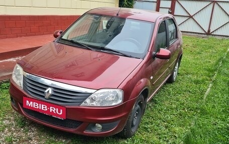 Renault Logan I, 2013 год, 450 000 рублей, 2 фотография