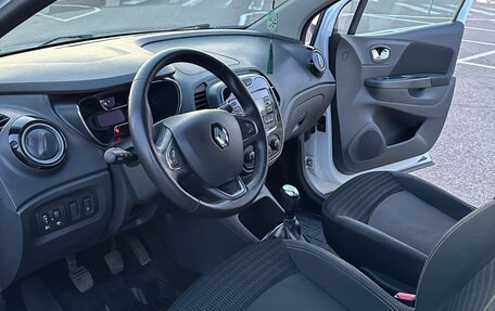Renault Kaptur I рестайлинг, 2019 год, 1 600 000 рублей, 24 фотография