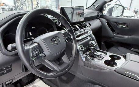 Toyota Land Cruiser, 2022 год, 10 700 000 рублей, 10 фотография