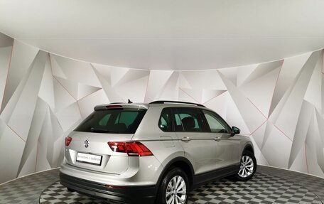 Volkswagen Tiguan II, 2019 год, 2 095 000 рублей, 2 фотография