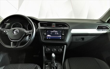 Volkswagen Tiguan II, 2019 год, 2 095 000 рублей, 13 фотография