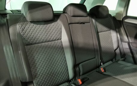 Volkswagen Tiguan II, 2019 год, 2 095 000 рублей, 16 фотография