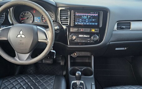 Mitsubishi Outlander III рестайлинг 3, 2014 год, 1 200 000 рублей, 7 фотография