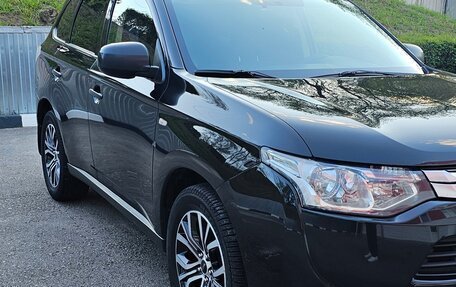 Mitsubishi Outlander III рестайлинг 3, 2014 год, 1 200 000 рублей, 6 фотография
