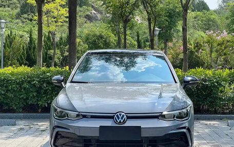 Volkswagen Golf VIII, 2021 год, 2 300 000 рублей, 2 фотография