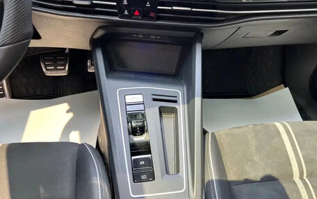 Volkswagen Golf VIII, 2021 год, 2 300 000 рублей, 13 фотография